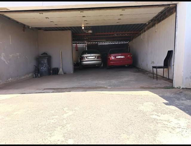 4 BEDROOM HOUSE FOR SALE IN LENASIA SOUTH